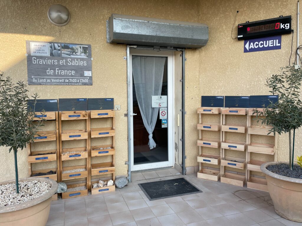 Entreprise de vente et livraison de graviers et sable à Pouzilhac